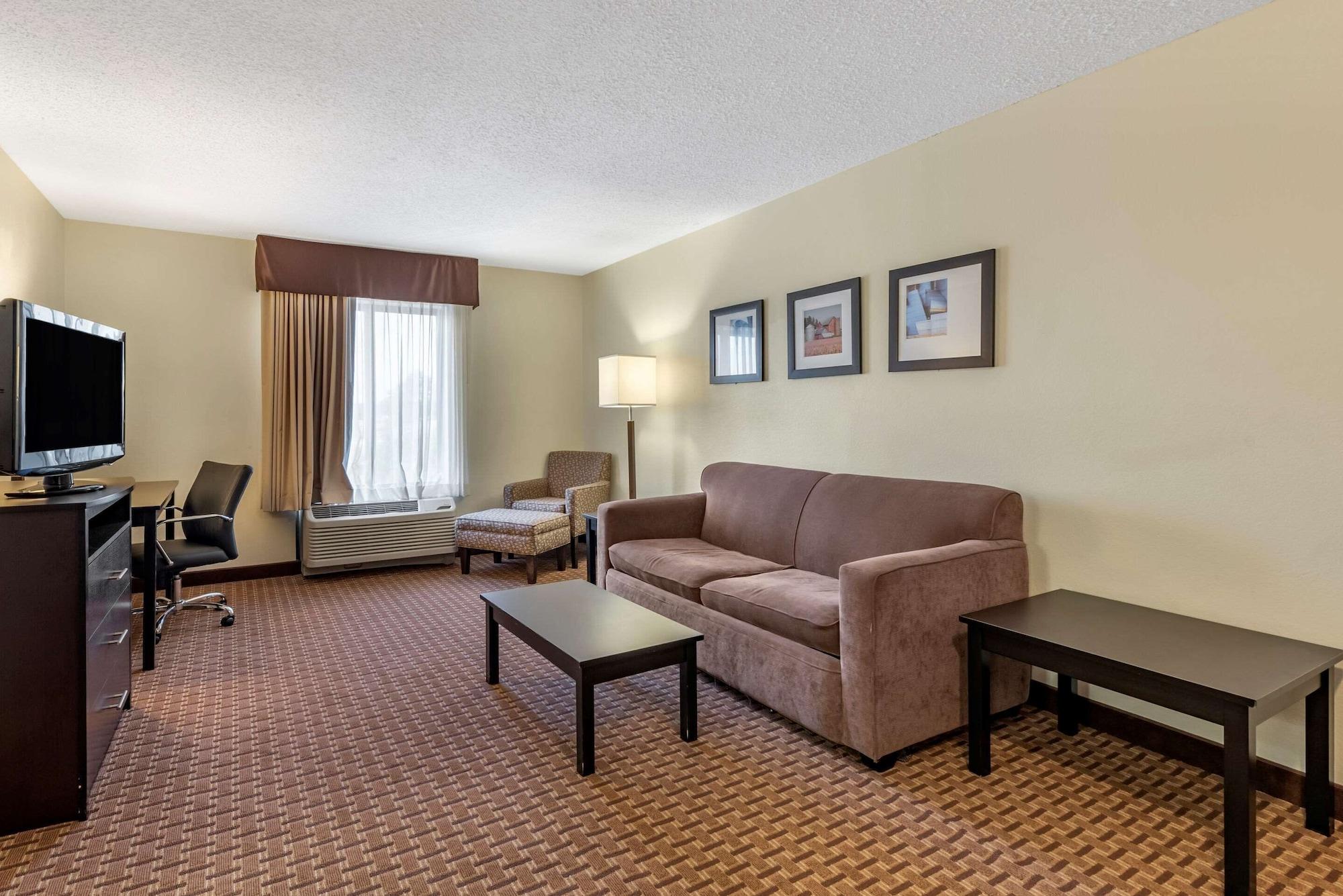 Comfort Inn & Suites Warsaw Near Us-30 Buitenkant foto