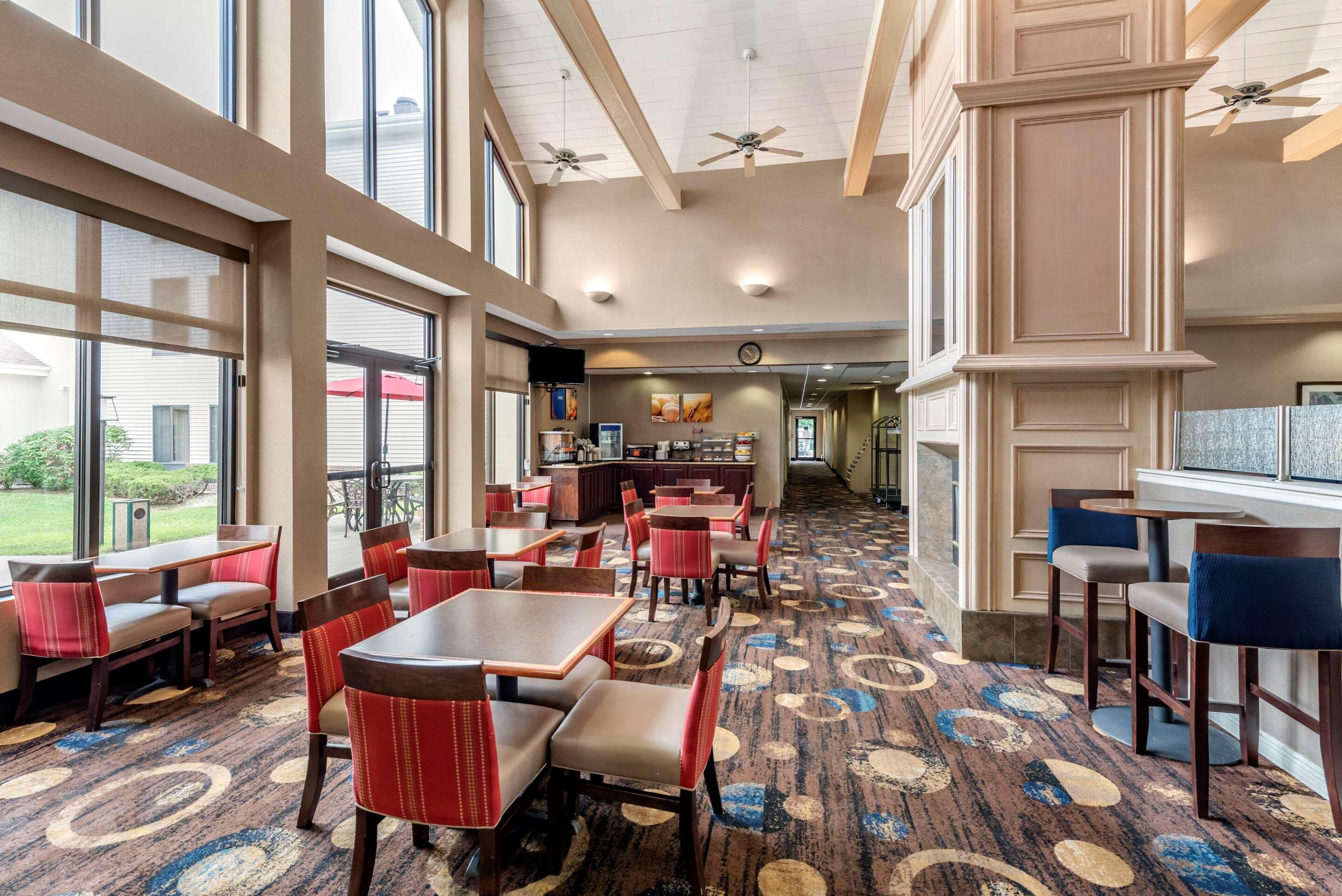 Comfort Inn & Suites Warsaw Near Us-30 Buitenkant foto