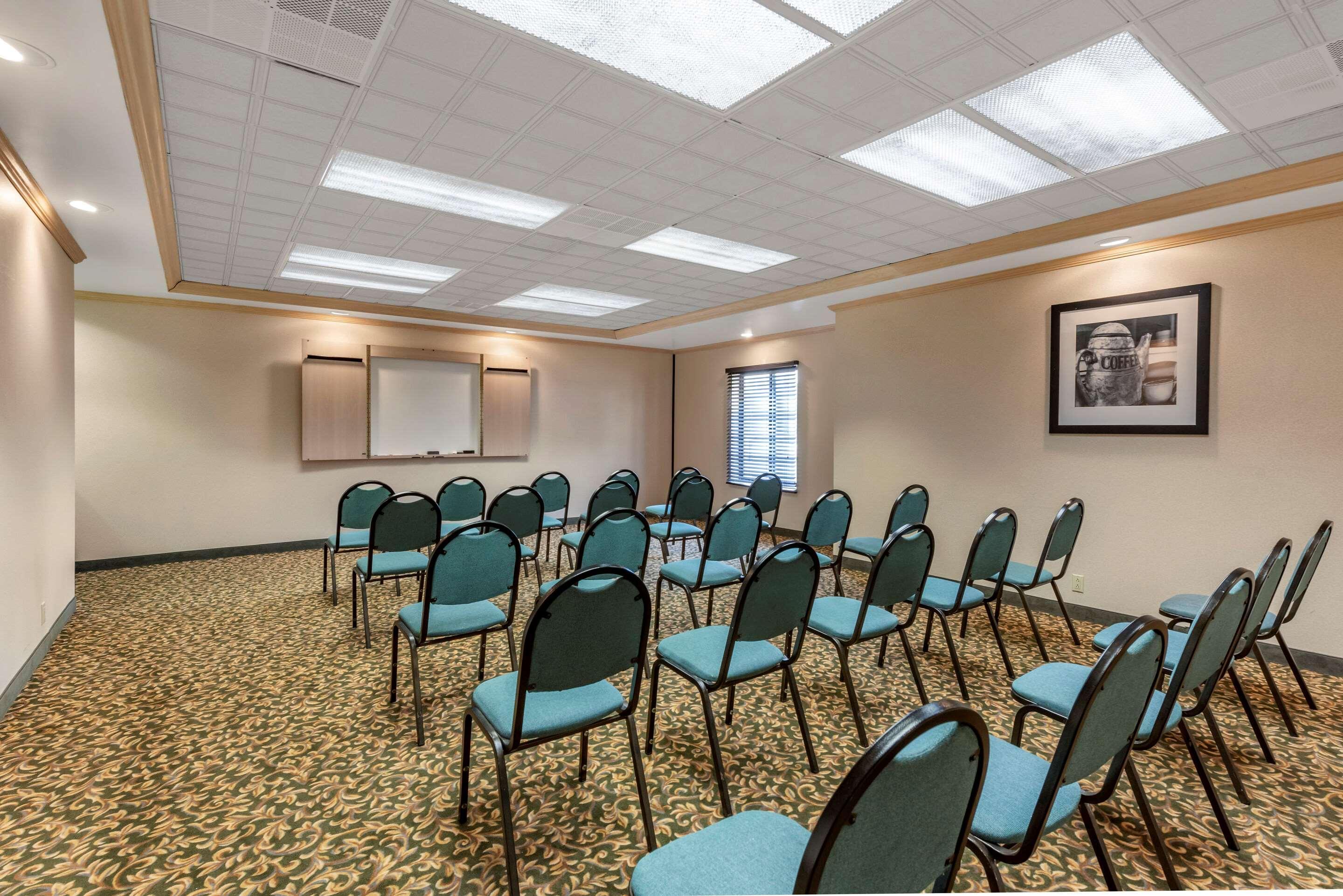 Comfort Inn & Suites Warsaw Near Us-30 Buitenkant foto