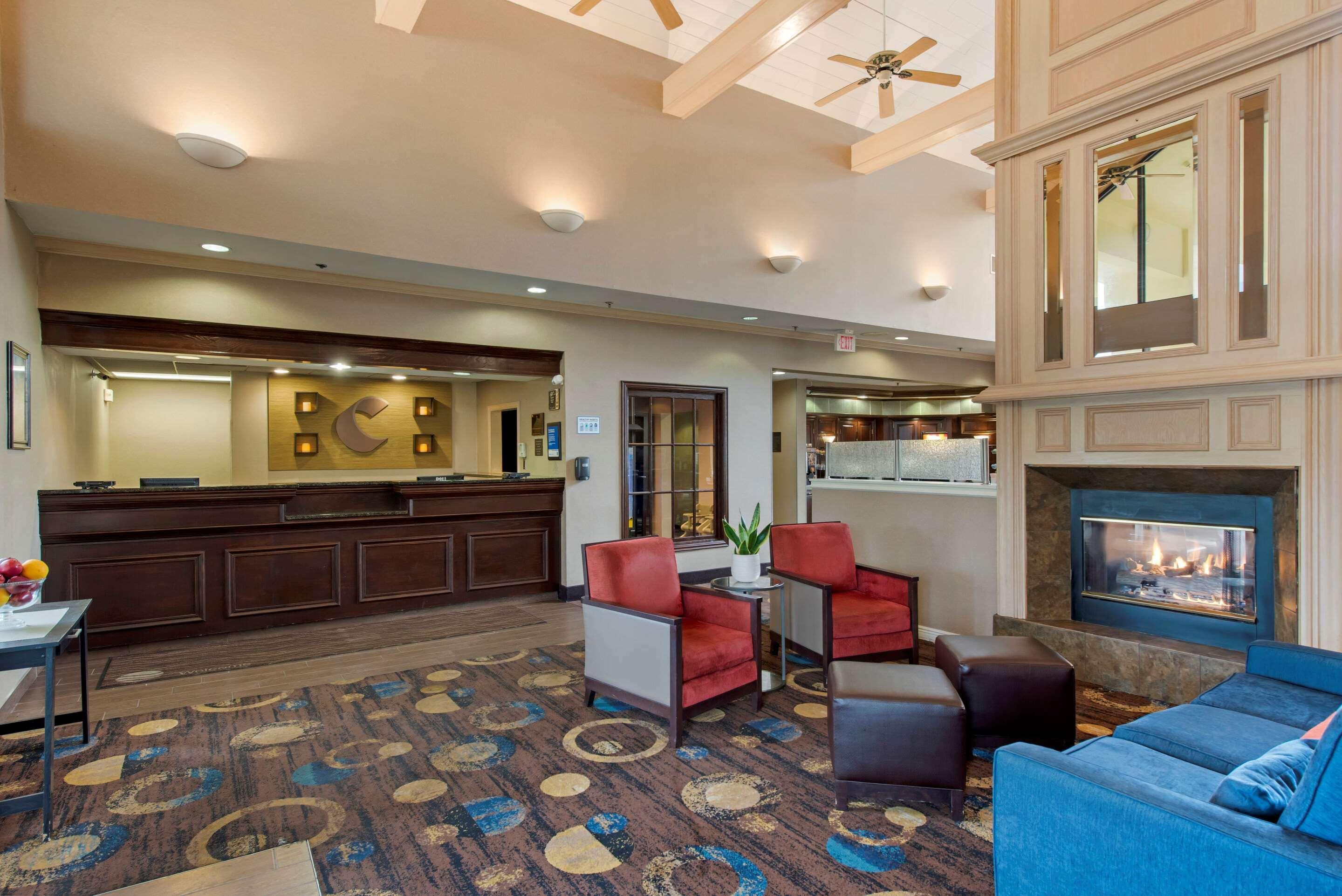 Comfort Inn & Suites Warsaw Near Us-30 Buitenkant foto