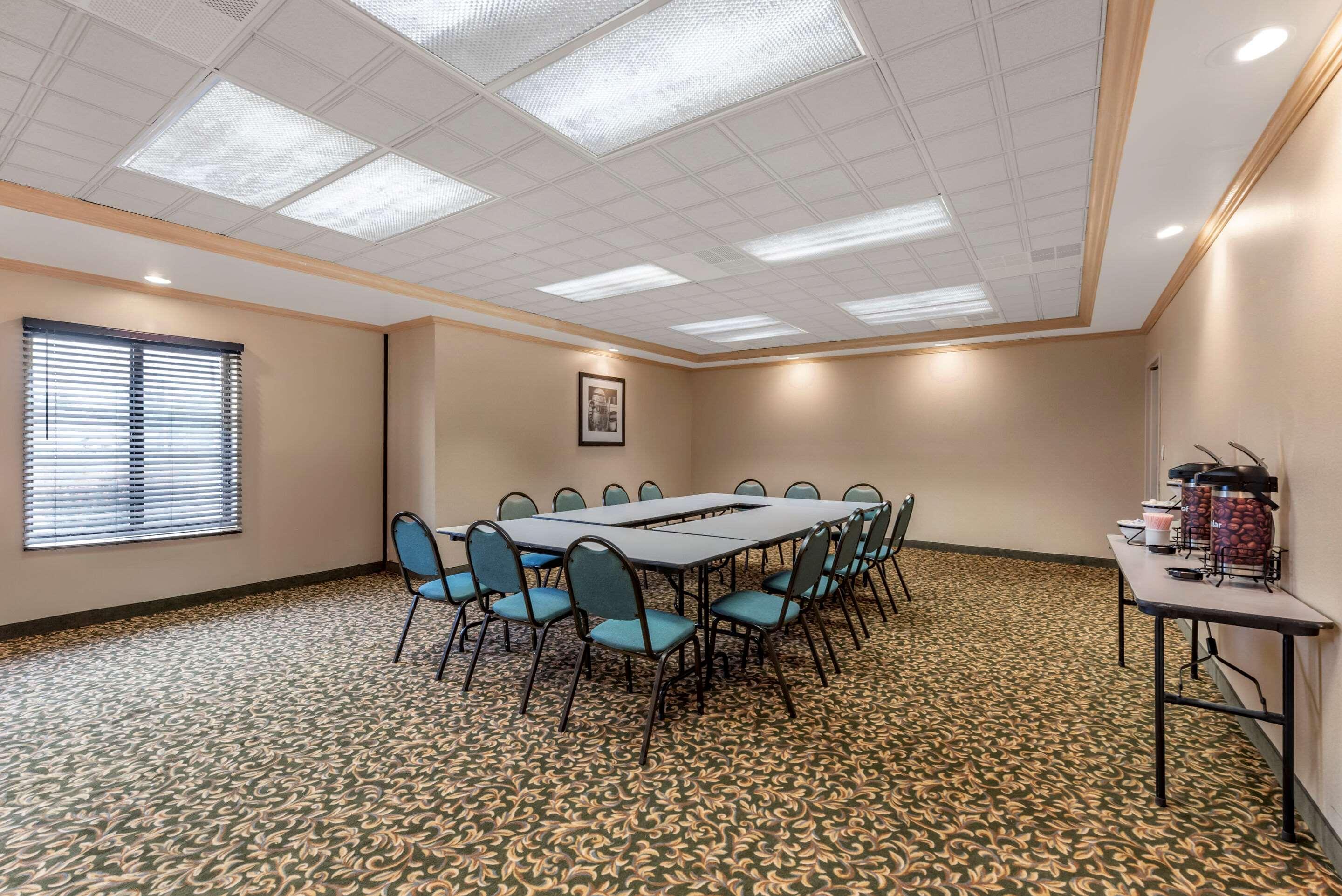 Comfort Inn & Suites Warsaw Near Us-30 Buitenkant foto