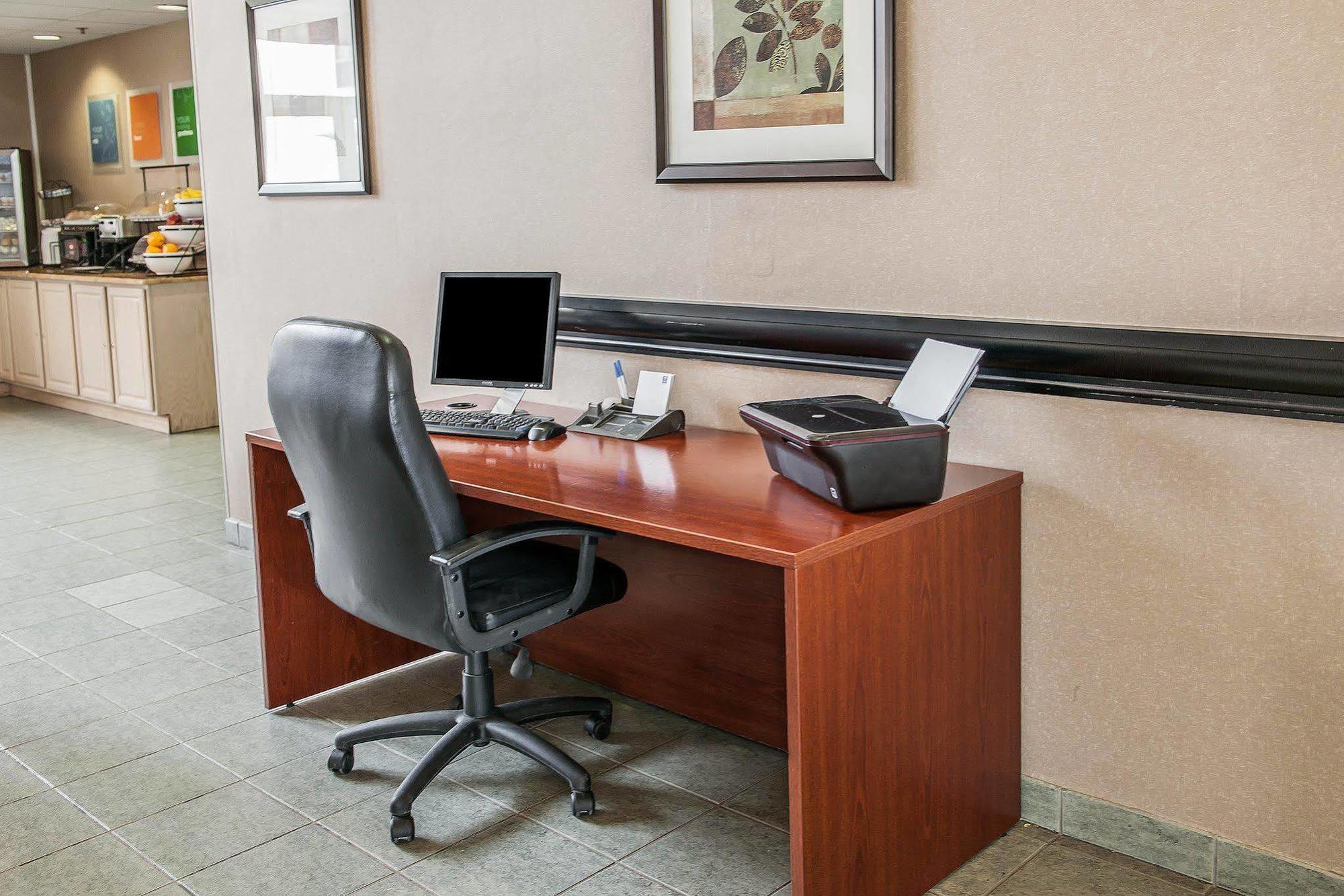 Comfort Inn & Suites Warsaw Near Us-30 Buitenkant foto